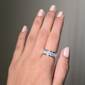 Oval Arina Ring